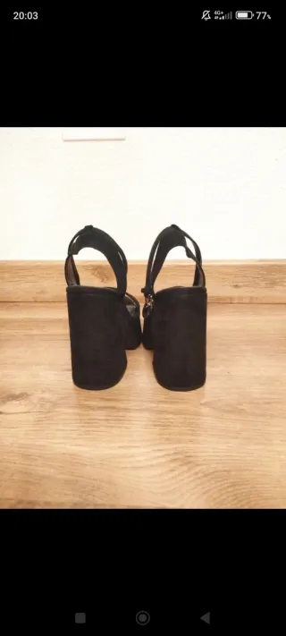 Zapatos de tacón Bershka negros talla 36