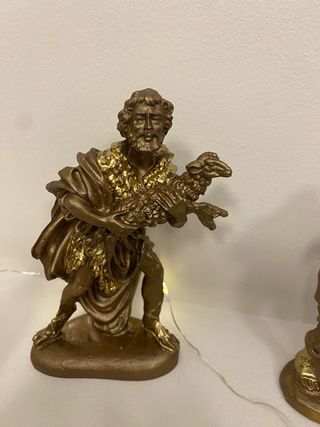 Belén figuras doradas