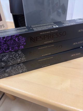 Cafetera Nespresso Essenza Mini Krups Gris