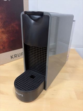 Cafetera Nespresso Essenza Mini Krups Gris