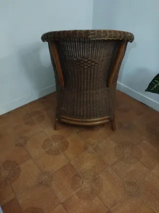 Sillón de mimbre y bambú