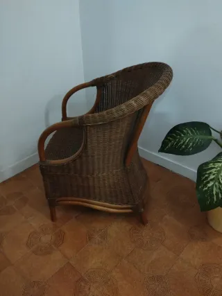 Sillón de mimbre y bambú