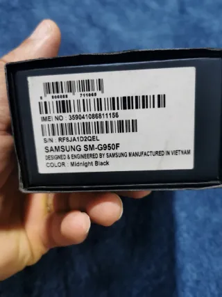 Samsung Galaxy S8 con scatola e accessori