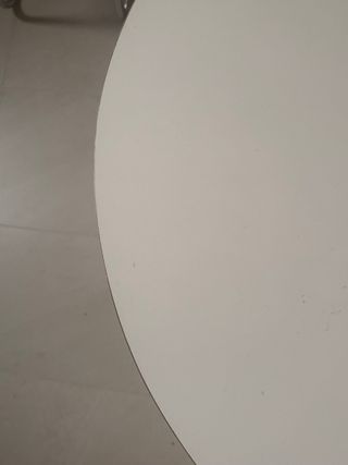 Mesa redonda estilo Space Age blanca