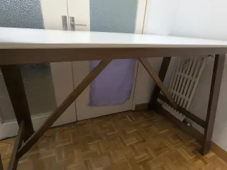 Mesa de comedor moderna