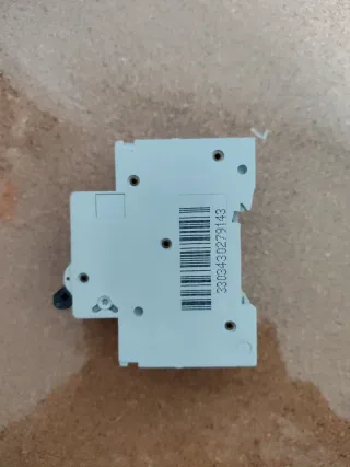 Merlin Gerin Multi 9 K60N Interruptor