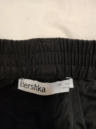 Falda cargo negra con cremallera