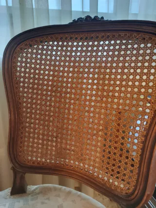 Mesa camilla con 2 sillas y banquito