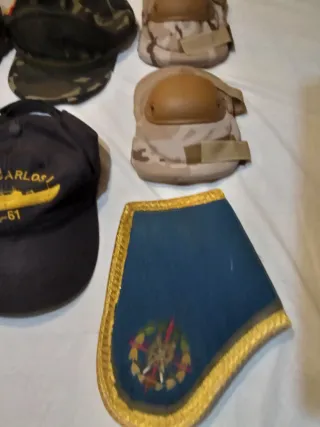Lote Gorras Militares y Parches