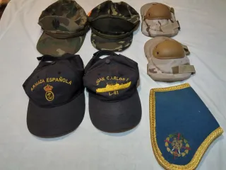 Lote Gorras Militares y Parches