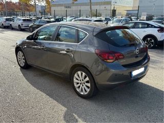 Opel Astra 2011