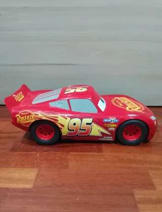 Coche estatura grande de juguete Rayo McQueen 95