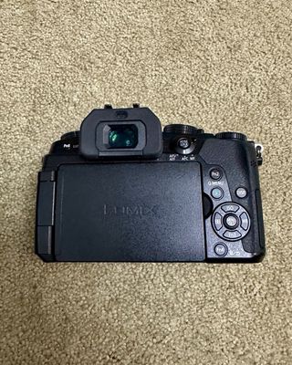 Cámara Panasonic Lumix G90 + objetivo Lumix 12-16