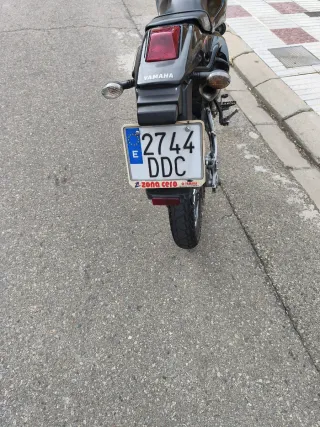 Yamaha DT 125 RE  1800kms