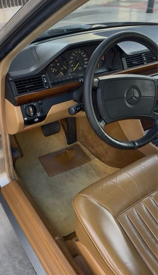 Mercedes-Benz Clase C 1989
