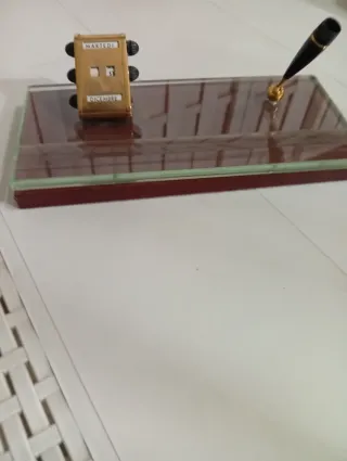 Set da scrivania con calendario perpetuo