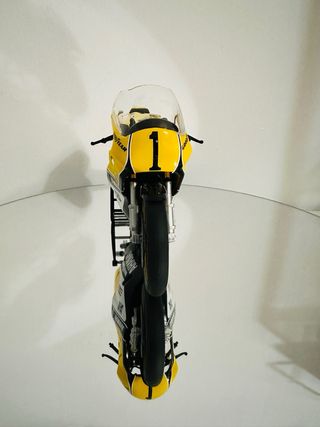 Yamaha YZR500 Kenny Roberts 1979 + fascículo