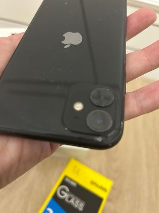 iPhone 11 Negro 128GB + Accesorios