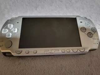 Console Game Boy Color gialla + PSP argento