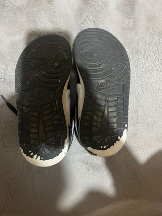 Jordan 1 Retro High OG Blanco y Negro