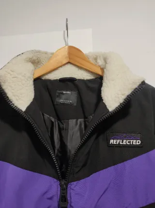 Chaqueta Bershka Negra y Morada