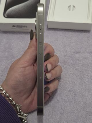 iPhone 15 Pro Negro/Plateado