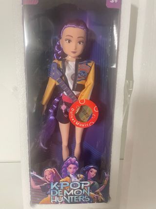 Muñeca Rumí K-Pop Demon Hunters Guitarra con music