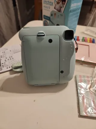 Cámara Instax Mini 9 con muchos Accesorios