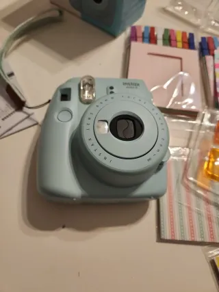 Cámara Instax Mini 9 con muchos Accesorios