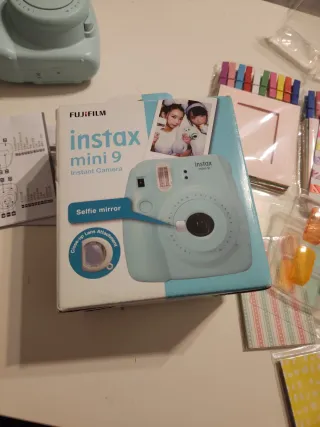 Cámara Instax Mini 9 con muchos Accesorios