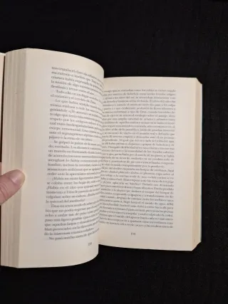 Mervyn Peake. Gormenghast