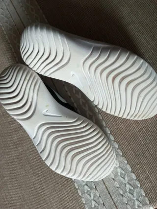 Zapatillas Nike Running Negras y Blancas