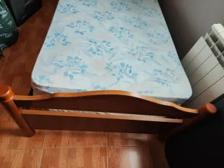 Cama 90cm + Mesita Noche Madera