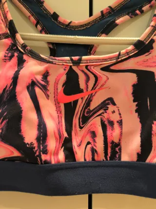 Top deportivo Nike niña