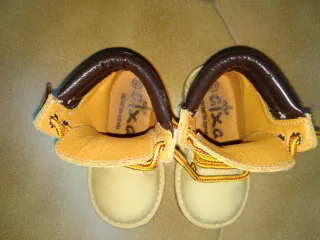 Botas Atxa niño color beige Talla 21