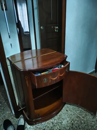 Mueble de entrada con espejo