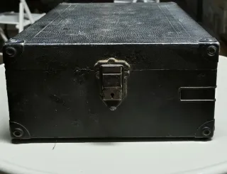 Gramófono antiguo portátil