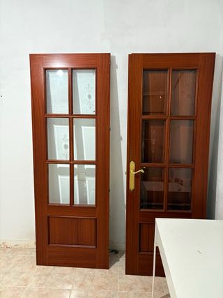 Puertas de madera con cristal y lisas