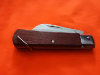 Cúter Hoja Curva Mango Madera