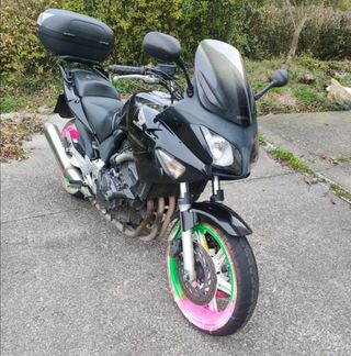 Honda Moto de Carretera Negra