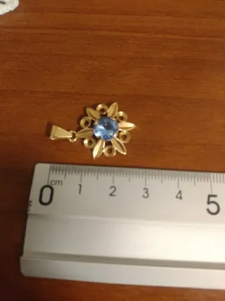 Colgante Oro 18K Zafiro Azul, en forma de estrella