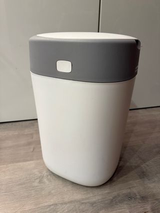 Papelera para pañales + bolsas