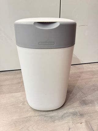 Papelera para pañales + bolsas