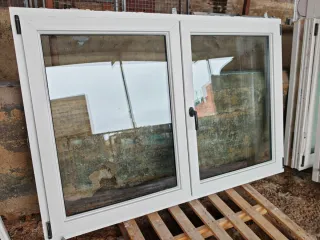 Ventanas PVC oscilobatientes blanca