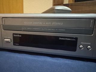 Reproductor VHS Thomson NICAM DIGITAL HIFI STEREO