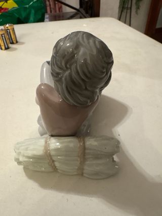 Figura porcelana NAO de Lladró niña y gato.