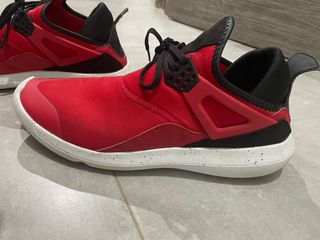 Jordan Zapatillas Deportivas Rojas y Negras