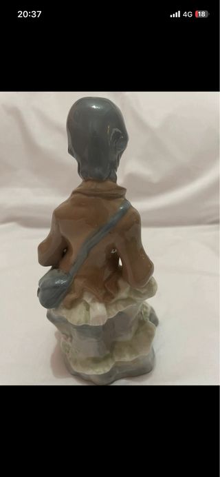 Figura porcelana marca Casades Alto17 Base 10