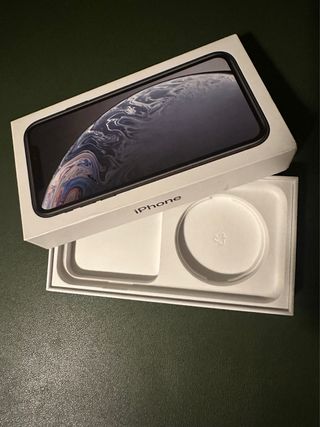 iPhone 11 128GB negro con caja, funda y cargador