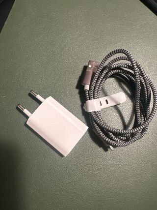 iPhone 11 128GB negro con caja, funda y cargador